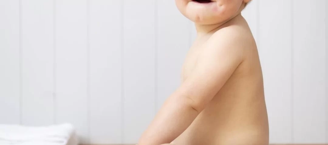 bébé souriant